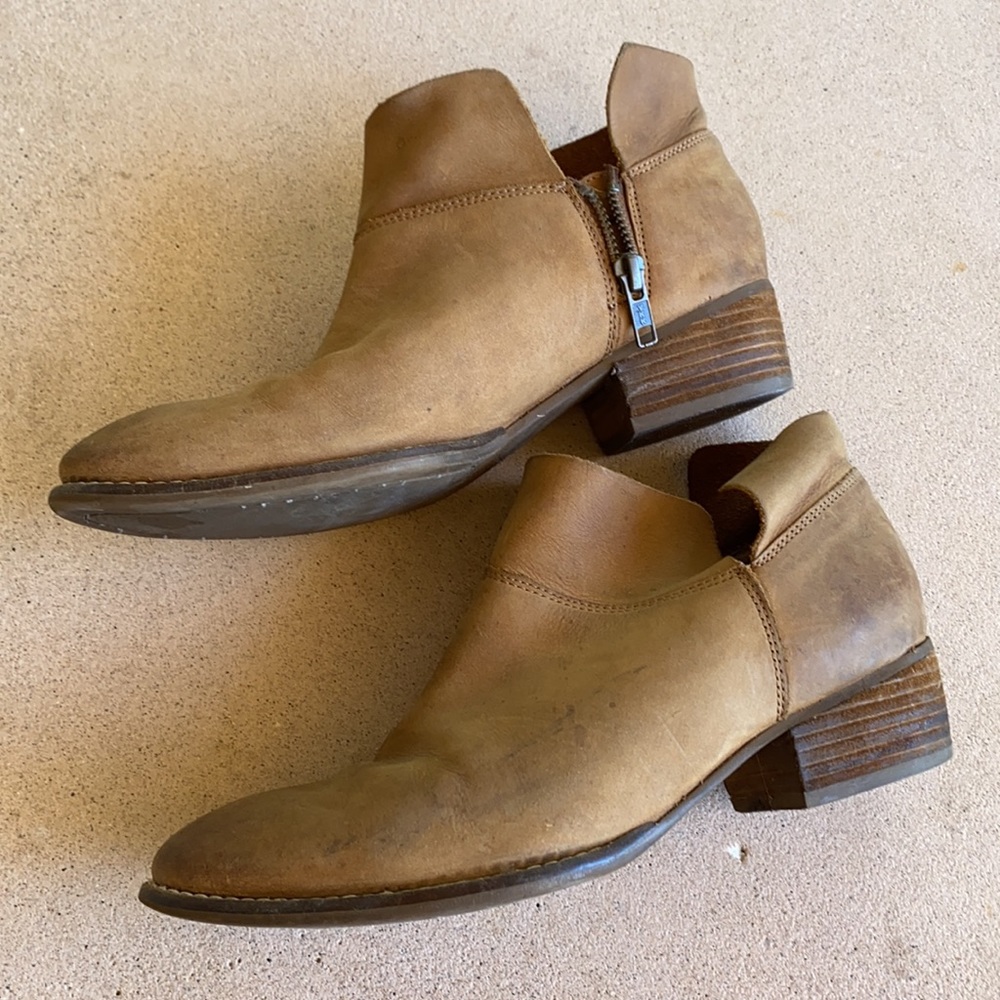 Seychelles Women’s Snare Leather Ankle Bootie